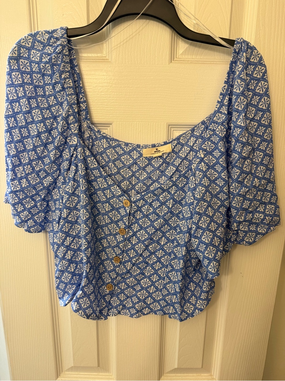 Rip Curl Blue and White Printed Puff-Sleeve Button Top